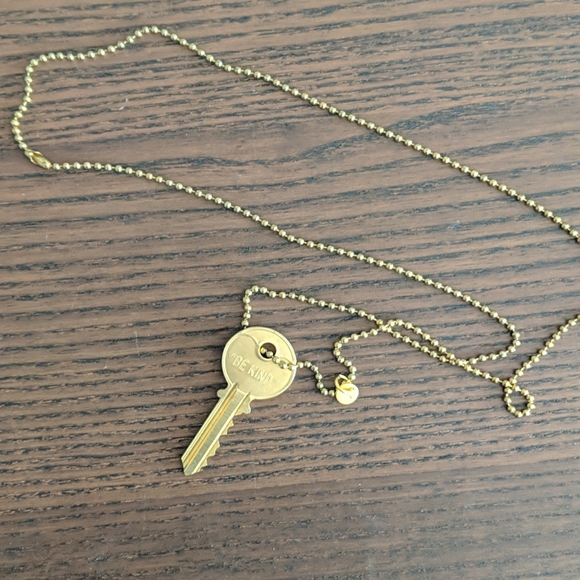 Ellen degeneres be kind key necklace - Picture 1 of 3